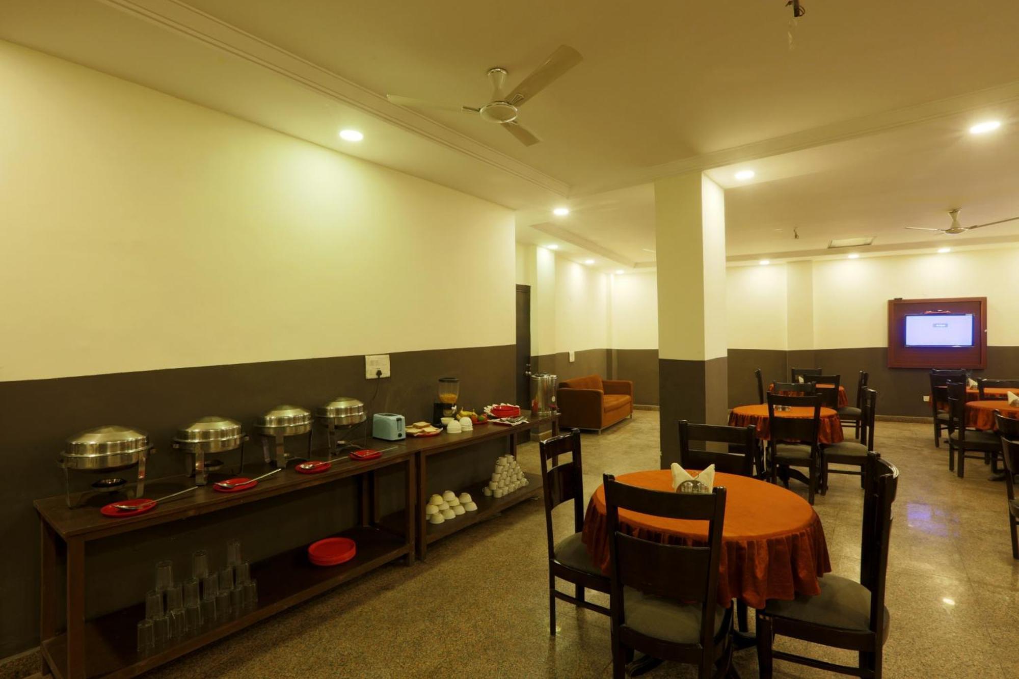 Airport Hotel Classic Park New Delhi Exterior foto