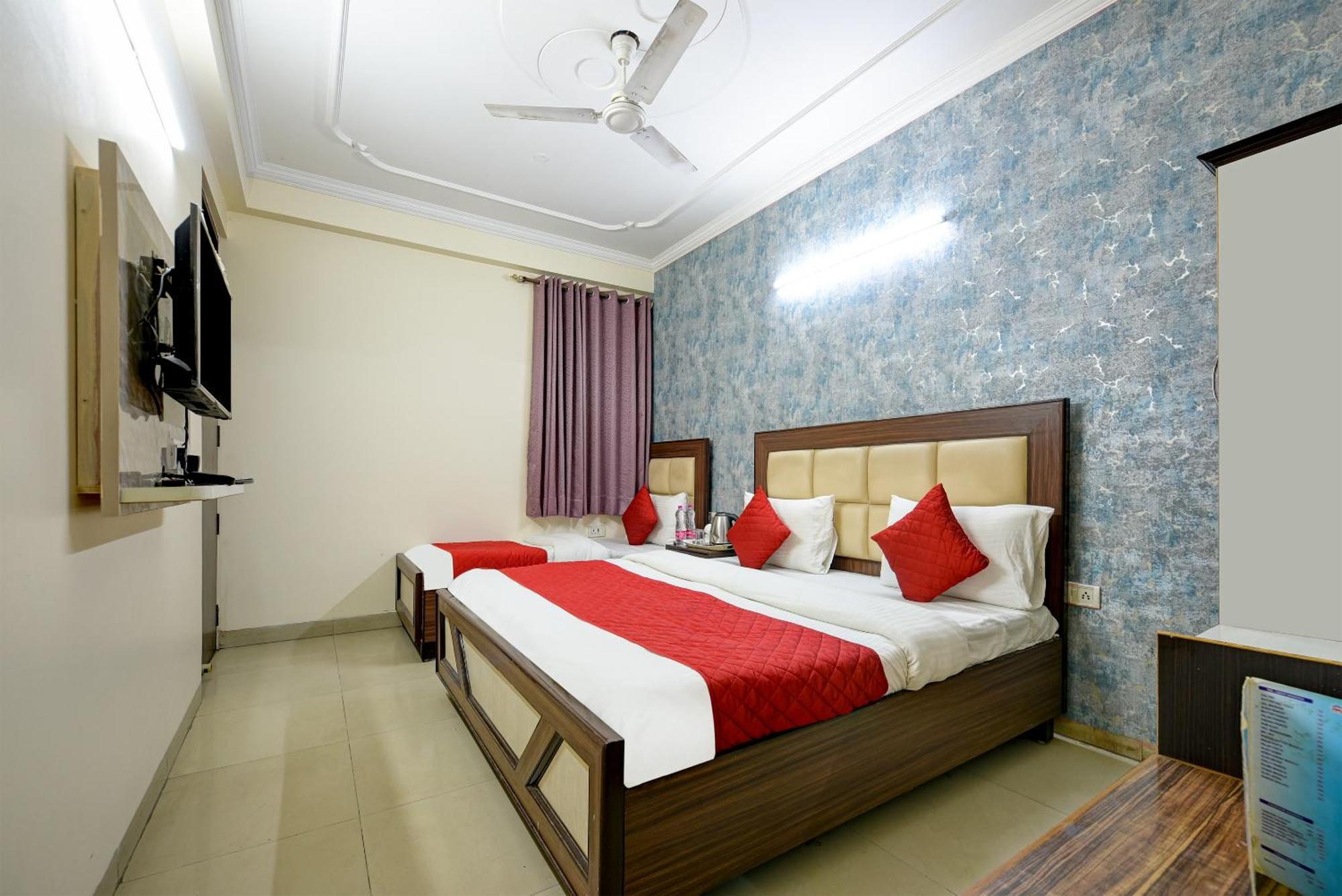 Airport Hotel Classic Park New Delhi Exterior foto